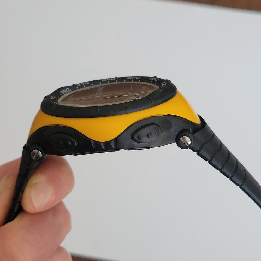 Vintage 90s Suunto Vector Outdoor Watch Classic Yellow Excellent Condition - Picture 10 of 12